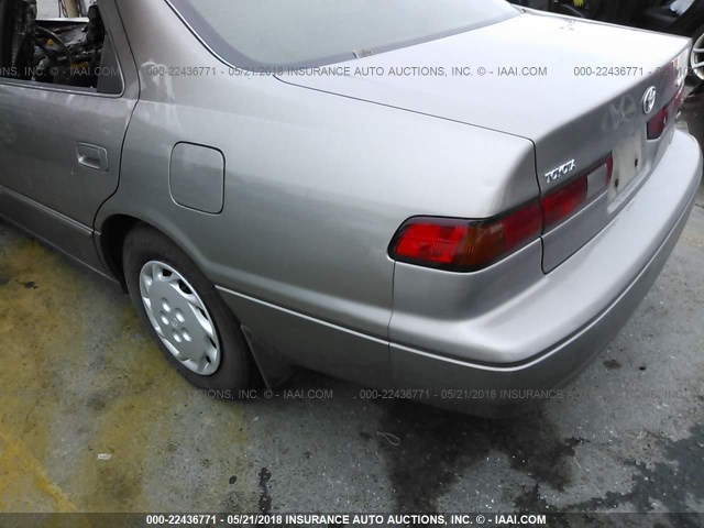 4T1BG22K3XU606230 - 1999 TOYOTA CAMRY CE/LE/XLE TAN photo 3