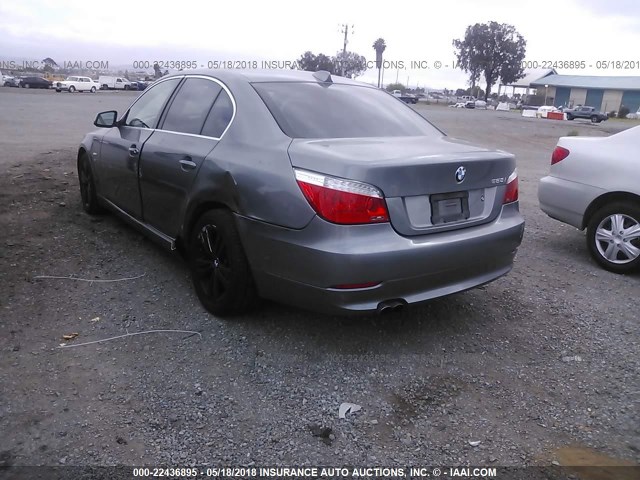 WBANV1C53AC388813 - 2010 BMW 528 XI GRAY photo 3