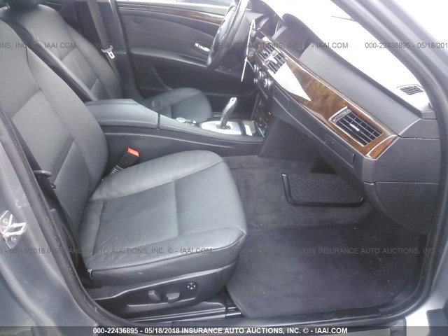 WBANV1C53AC388813 - 2010 BMW 528 XI GRAY photo 5