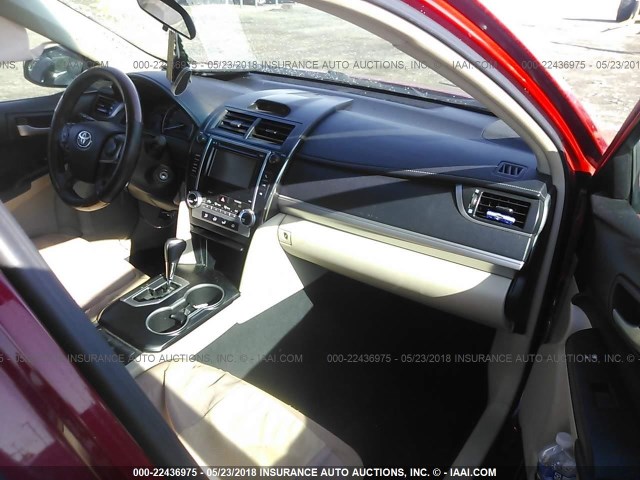4T4BF1FK6CR171873 - 2012 TOYOTA CAMRY SE/LE/XLE 红色 照片 5