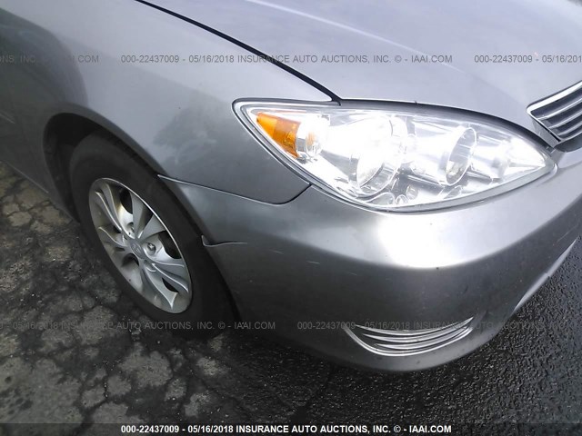 4T1BF32K56U626115 - 2006 TOYOTA CAMRY LE/XLE/SE ნაცრისფერი ფოტო 6