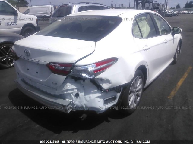 JTNB11HKXJ3045315 - 2018 TOYOTA CAMRY L/LE/XLE/SE/XSE WHITE photo 4