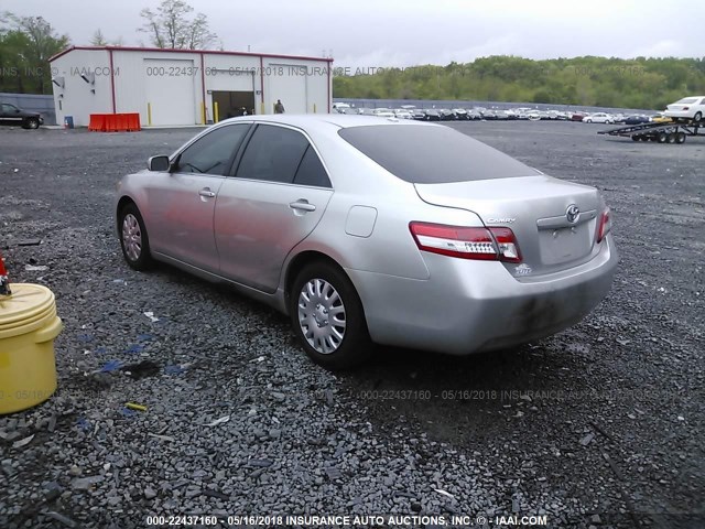 4T4BF3EK7BR179525 - 2011 TOYOTA CAMRY SE/LE/XLE 银色 照片 3