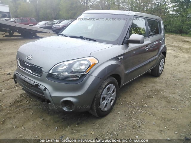 KNDJT2A50D7497811 - 2013 KIA SOUL GRAY photo 2