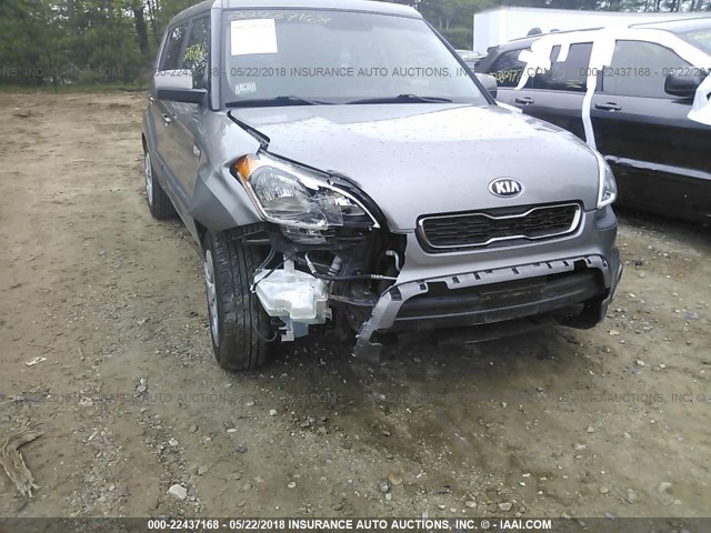 KNDJT2A50D7497811 - 2013 KIA SOUL GRAY photo 6