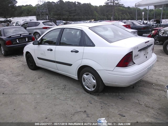 1FAFP33P93W321445 - 2003 FORD FOCUS LX WHITE photo 3