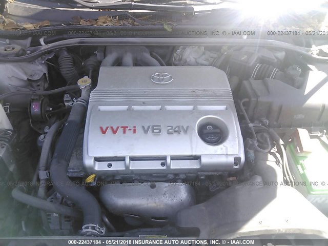 4T1BF30K85U592530 - 2005 TOYOTA CAMRY LE/XLE/SE ნაცრისფერი ფოტო 10