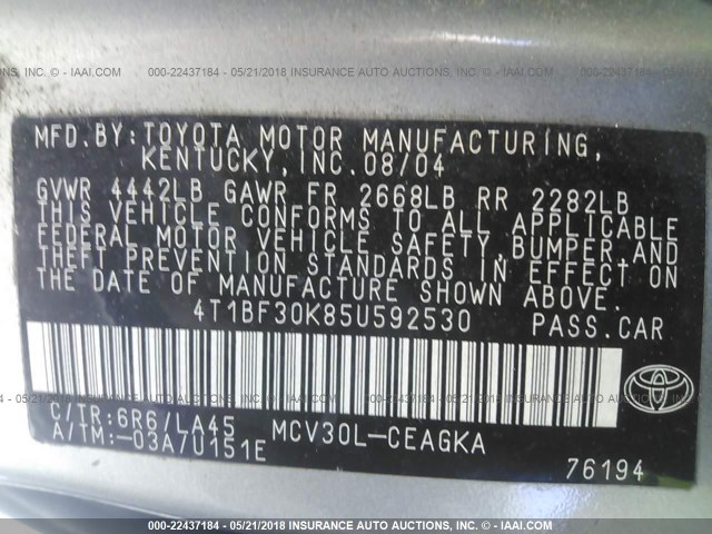 4T1BF30K85U592530 - 2005 TOYOTA CAMRY LE/XLE/SE ნაცრისფერი ფოტო 9
