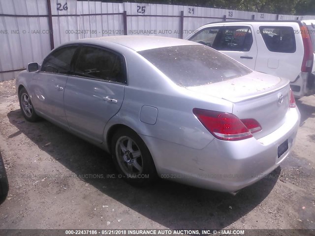 4T1BK36B17U171349 - 2007 TOYOTA AVALON XL/XLS/TOURING/LIMITED SILVER photo 3