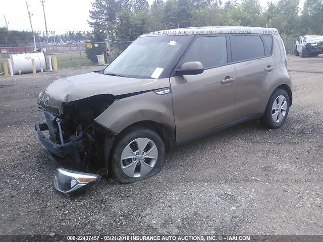 KNDJN2A26G7294345 - 2016 KIA SOUL BROWN photo 2