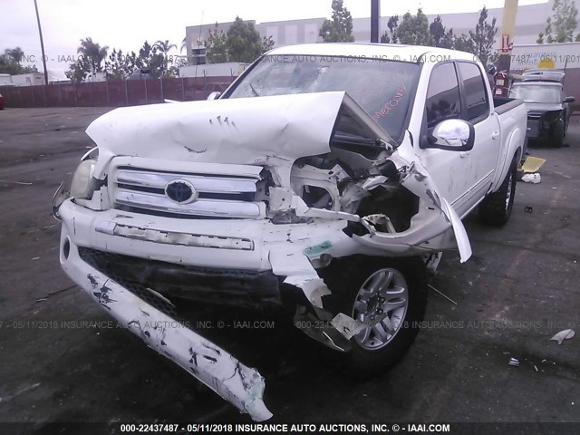 5TBET341X5S479025 - 2005 TOYOTA TUNDRA DOUBLE CAB SR5 WHITE photo 2
