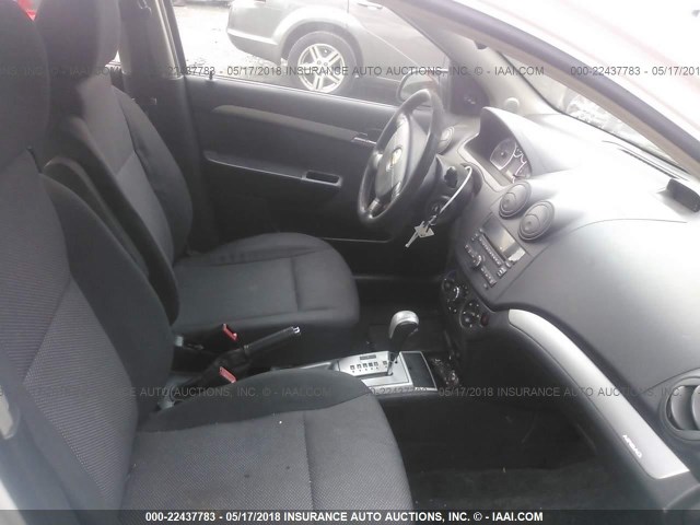 KL1TD5DE4BB135890 - 2011 CHEVROLET AVEO LS/LT 白色 照片 5