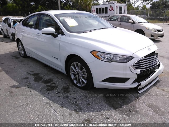 3FA6P0LU8HR233002 - 2017 FORD FUSION SE HYBRID WHITE photo 1