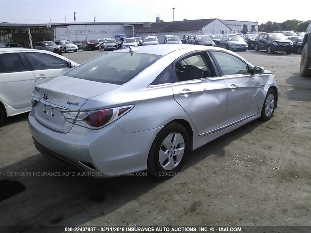 KMHEC4A46BA008067 - 2011 HYUNDAI SONATA HYBRID SILVER photo 4