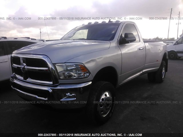 3C63RRBL1HG550529 - 2017 RAM 3500 SLT SILVER photo 2