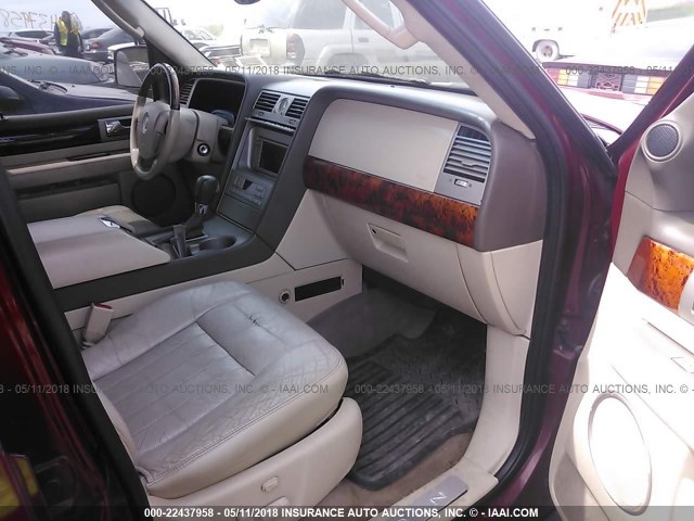5LMFU28R74LJ01532 - 2004 LINCOLN NAVIGATOR RED photo 5