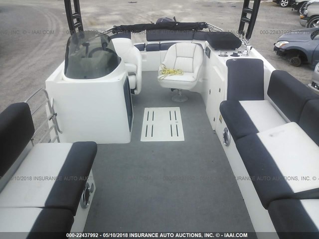 USREC23013C414 - 2014 CARAVELLE RAZOR  白色 照片 8