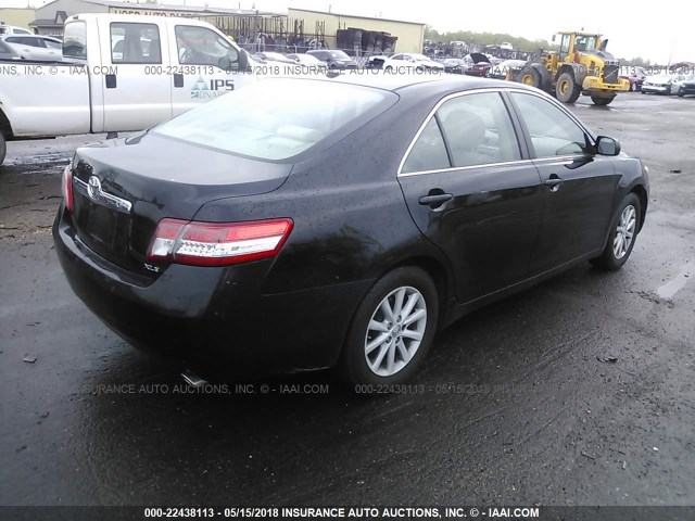 4T1BK3EK4AU105600 - 2010 TOYOTA CAMRY SE/LE/XLE შავი ფოტო 4