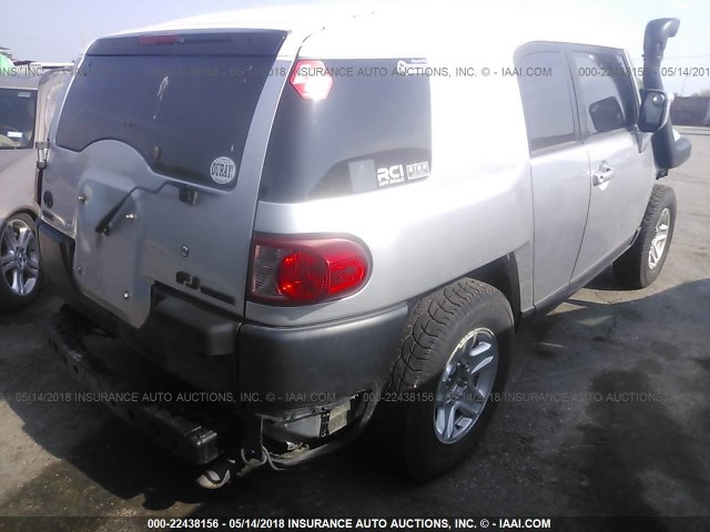 JTEBU11F170092716 - 2007 TOYOTA FJ CRUISER SILVER photo 4