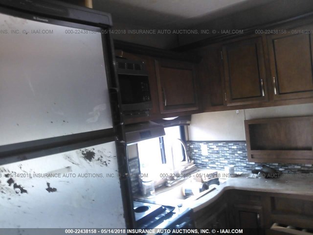 4X4TSHD29HC003274 - 2017 FOREST RIVER SHOCKWAVE  灰色 照片 5