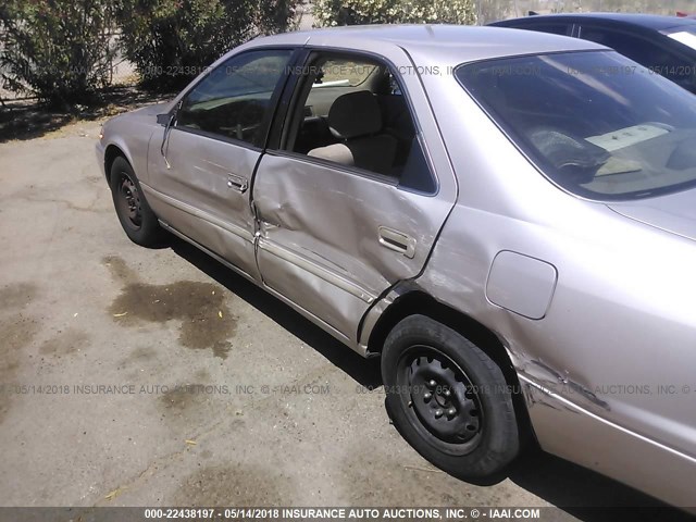 4T1BG22K9XU588087 - 1999 TOYOTA CAMRY CE/LE/XLE 金色 照片 6