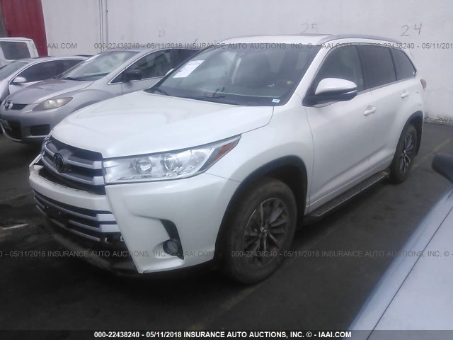 5TDJZRFH1HS513892 - 2017 TOYOTA HIGHLANDER SE/XLE WHITE photo 2