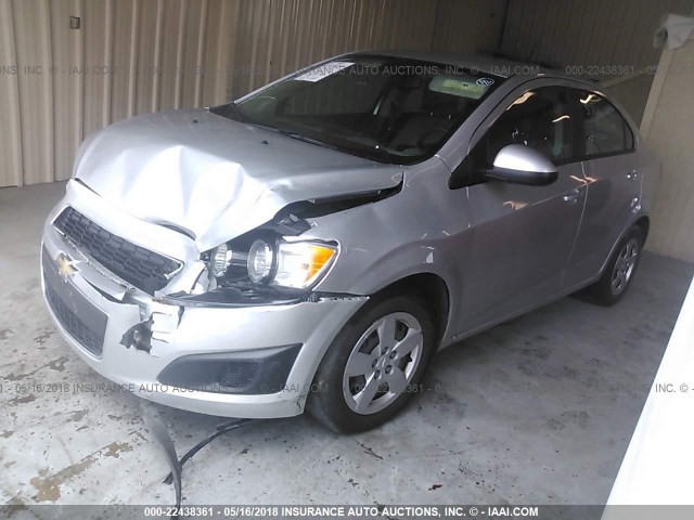 1G1JA5SHXD4150061 - 2013 CHEVROLET SONIC LS 银色 照片 2