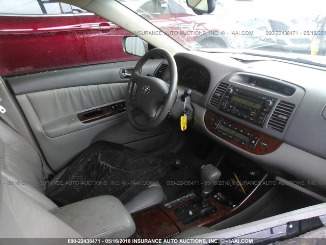 4T1BF32K54U076315 - 2004 TOYOTA CAMRY LE/XLE/SE ოქროსფერი ფოტო 5