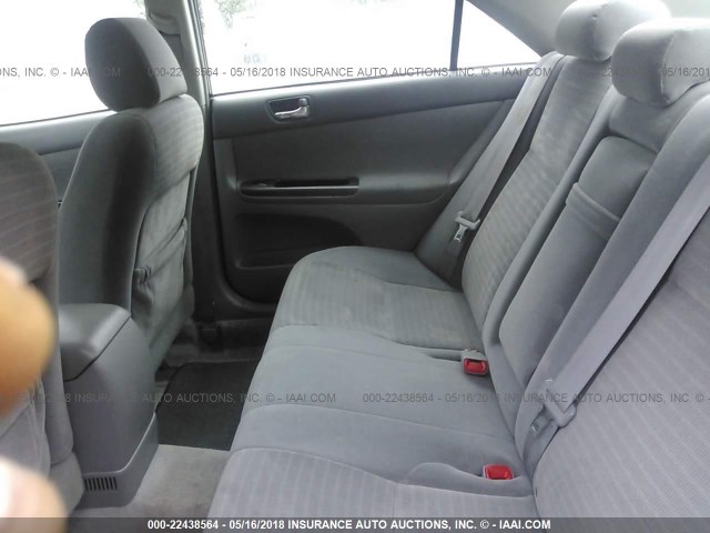4T1BE32K85U022639 - 2005 TOYOTA CAMRY LE/XLE/SE ვერცხლისფერი ფოტო 8