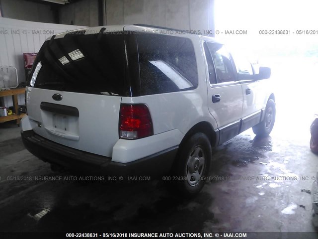 1FMRU13W54LB89312 - 2004 FORD EXPEDITION XLS WHITE photo 4