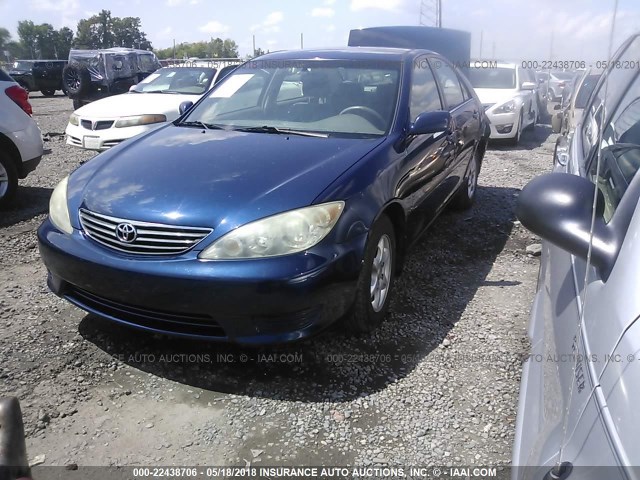 4T1BE30K86U126472 - 2006 TOYOTA CAMRY LE/XLE/SE ლურჯი ფოტო 2