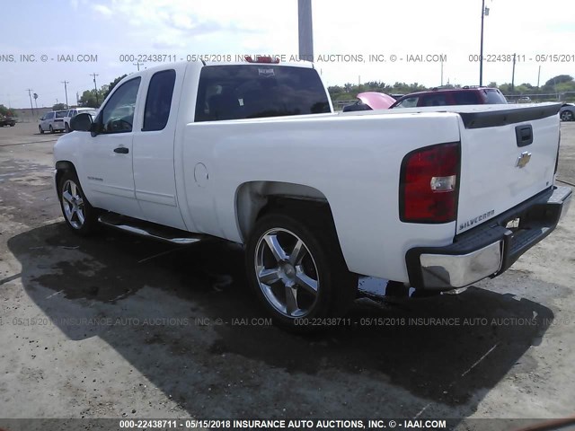 1GCRCREA9BZ213760 - 2011 CHEVROLET SILVERADO C1500  LS WHITE photo 3