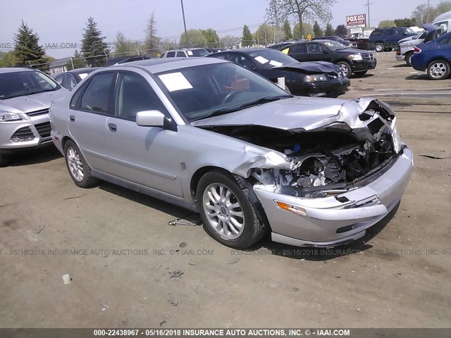 YV1VS27564F051058 - 2004 VOLVO S40 1.9T SILVER photo 1