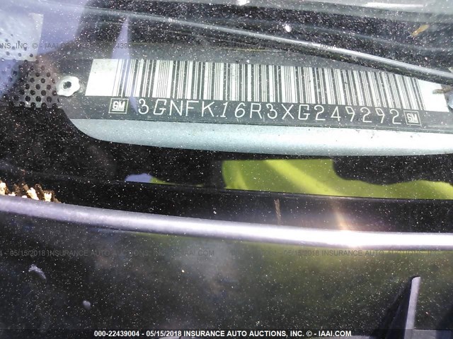 3GNFK16R3XG249292 - 1999 CHEVROLET SUBURBAN K1500 GRAY photo 9