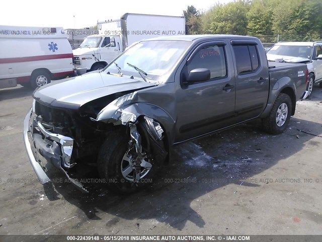 1N6AD07W05C420993 - 2005 NISSAN FRONTIER CREW CAB LE/SE/OFF ROAD GRAY photo 2