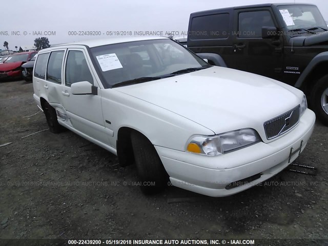 YV1LW557XW2471398 - 1998 VOLVO V70 WHITE photo 1