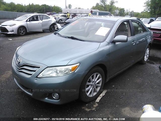 4T1BF3EK7BU633590 - 2011 TOYOTA CAMRY SE/LE/XLE GREEN photo 2