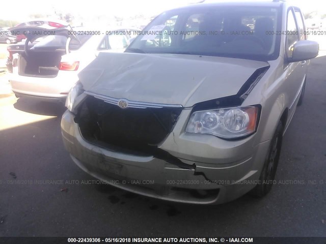 2A4RR8DX8AR394917 - 2010 CHRYSLER TOWN & COUNTRY TOURING PLUS BEIGE photo 6