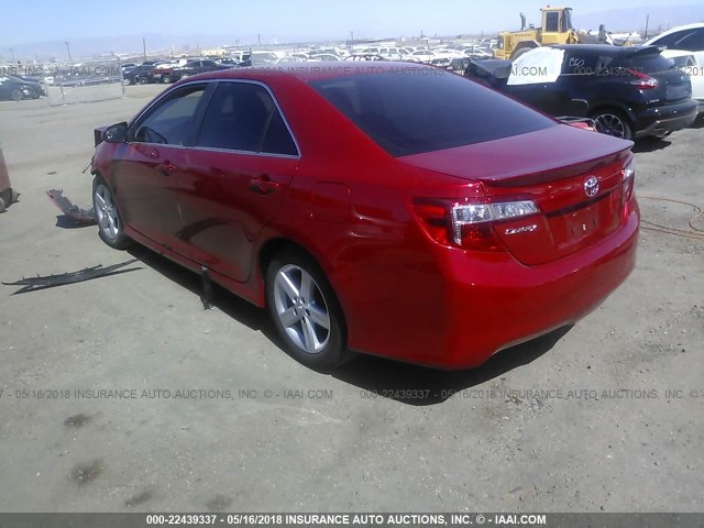 4T1BF1FK3CU543468 - 2012 TOYOTA CAMRY SE/LE/XLE RED photo 3