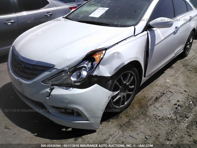 5NPEC4AB4DH776550 - 2013 HYUNDAI SONATA SE/LIMITED WHITE photo 6