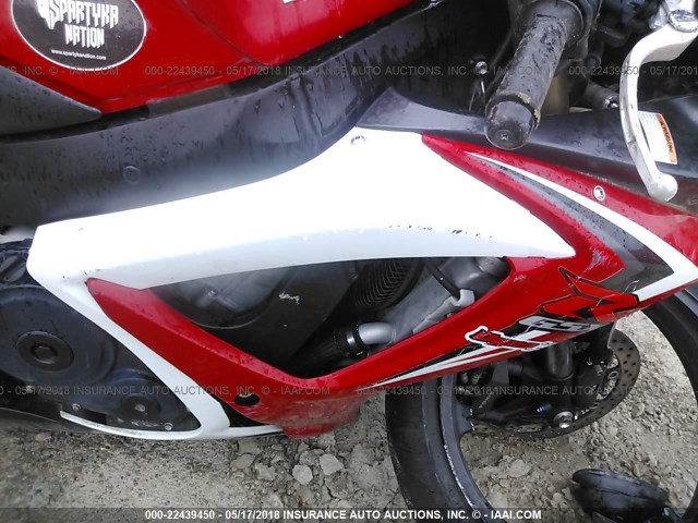 JS1GN7DA372107208 - 2007 SUZUKI GSX-R600 RED photo 6