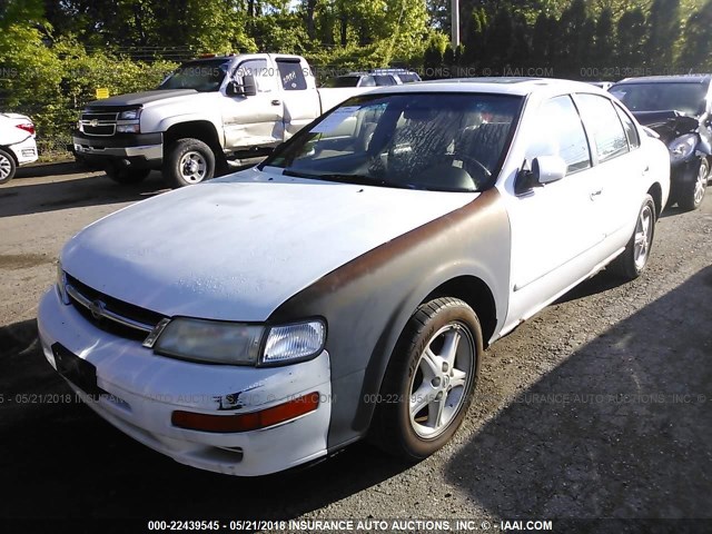 JN1CA21DXWM924781 - 1998 NISSAN MAXIMA GLE/GXE/SE WHITE photo 2