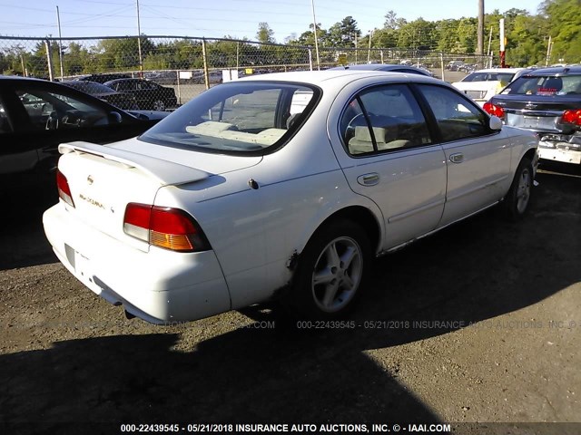 JN1CA21DXWM924781 - 1998 NISSAN MAXIMA GLE/GXE/SE WHITE photo 4