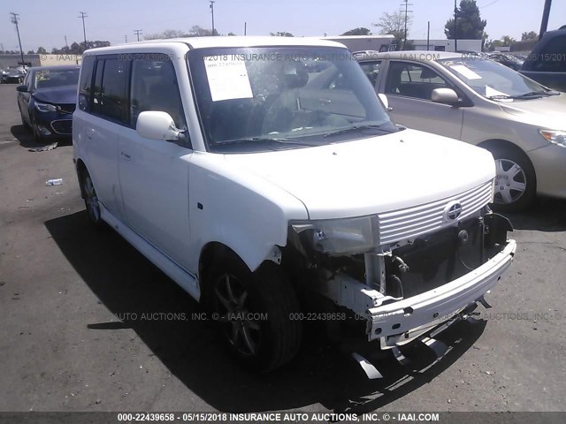 JTLKT324964050662 - 2006 TOYOTA SCION XB WHITE photo 1
