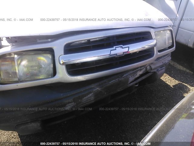 2CNBJ13CX26915266 - 2002 CHEVROLET TRACKER SILVER photo 6