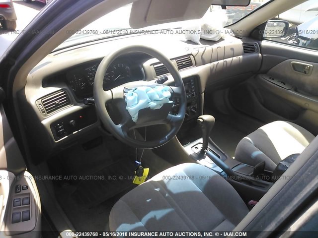 4T1BG22KXXU562985 - 1999 TOYOTA CAMRY CE/LE/XLE 绿色 照片 5