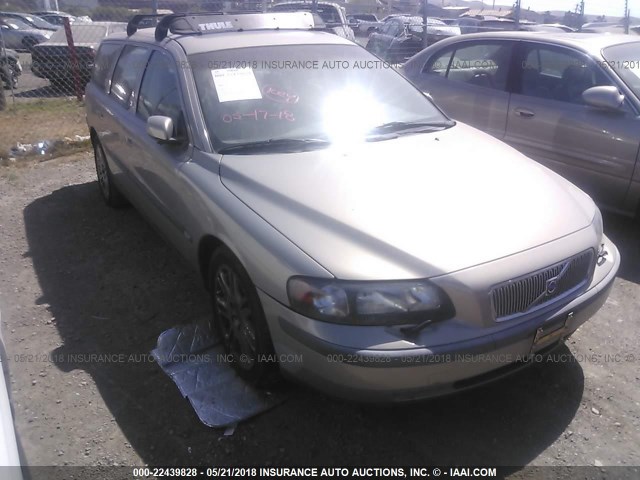 YV1SW59V142402262 - 2004 VOLVO V70 FWD GOLD photo 1