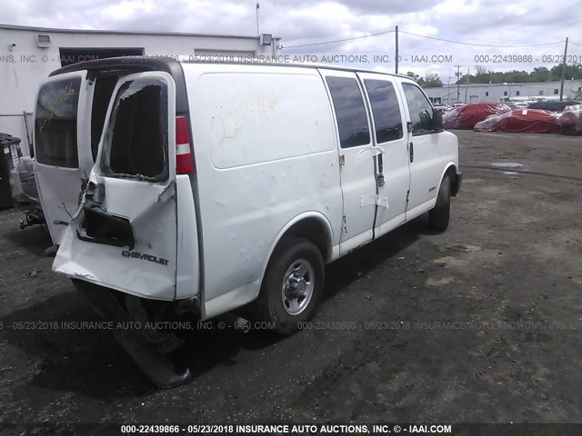 1GCHG35U651106871 - 2005 CHEVROLET EXPRESS G3500  WHITE photo 4