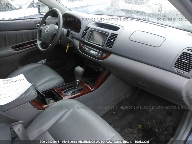 4T1BF30KX6U112831 - 2006 TOYOTA CAMRY LE/XLE/SE ლურჯი ფოტო 5