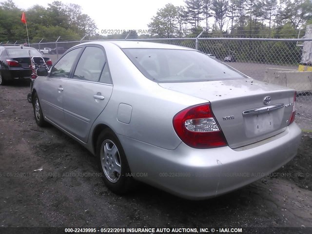 4T1BF32K43U566906 - 2003 TOYOTA CAMRY LE/XLE/SE GRAY photo 3